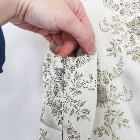 Maggy London Sleeveless Embroidered Floral Dress Ivory 10 - Picture 6 of 7